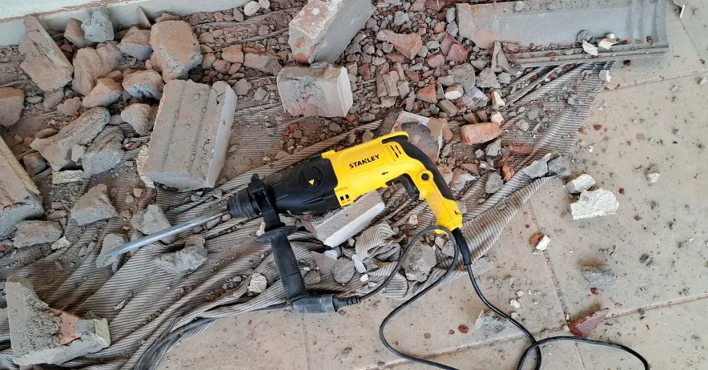 Martelete Stanley 800w é bom? Teste completo do SHR263K em diferentes superfícies