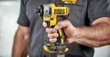 Parafusadeira de impacto Dewalt é boa? Pós e contras da DCF887B